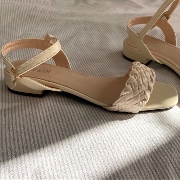 NWT Cream Braided Strap Sandals - Picture 12 of 16